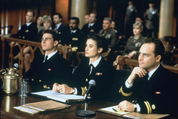 W "Ludziach honoru" (1992) Roba Reinera gwiazda wcieliła się w komandor podporucznik JoAnne Galloway. Jej bohaterka, wraz z granymi przez Toma Cruise'a i Kevina Pollaka Danielem Kaffeem i Samem Weinbergiem, broni dwóch żołnierzy oskarżonych o zabicie kolegi.