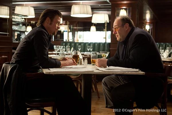 Brad Pitt i James Gandolfini w filmie "Zabić, jak to łatwo powiedzieć"