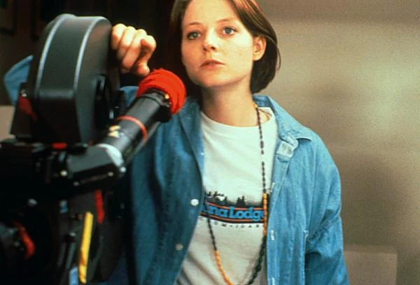 Artystka zadebiutowała jako reżyser za sprawą filmu "Tate - mały geniusz" (1991), w którym zagrała również matkę tytułowego, niezwykle uzdolnionego chłopca.