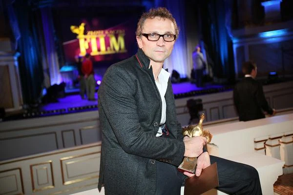 Film Dawida, opowiadający historię hiphopowej grupy Paktofonika, okazał się największym zwycięzcą odbywającej się w Łazienkach Królewskich w Warszawie gali wręczenia Złotych Kaczek. Jak powiedział po odebraniu statuetki reżyser "Jesteś Bogiem", werdykt czytelników "Filmu" oznacza triumf polskiego kina.