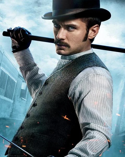 Doktor Watson nigdy nie był tak elegancki i błyskotliwy jak we wcieleniu Jude'a Lawa. Aktor partnerował Robertowi Downeyowi Jrowi już w dwóch filmach o przygodach Sherlocka Holmesa w reżyserii Guya Ritchiego.