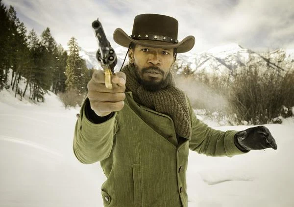 Jamie Foxx w scenie z filmu "Django"