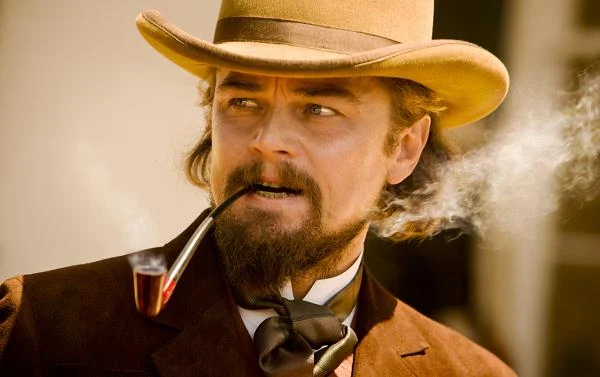 Leonardo DiCaprio w scenie z filmu "Django"