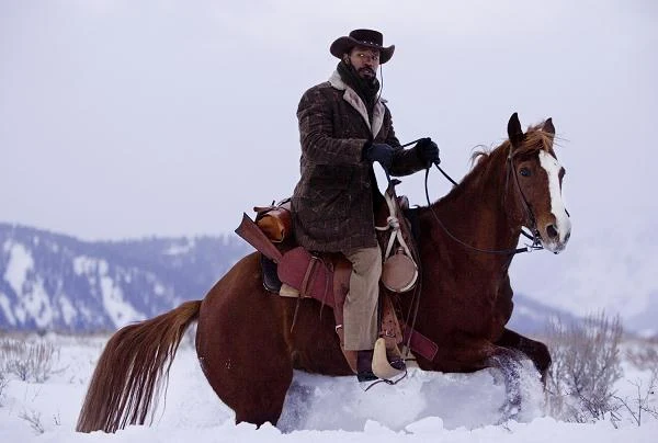 Jamie Foxx w scenie z filmu "Django"