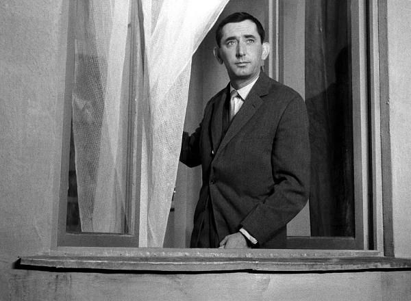 Gustaw Holoubek w filmie "Jutro premiera"