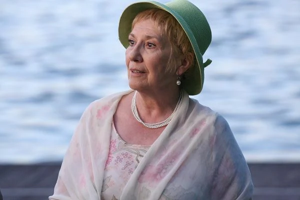 Pani Orpik (Emilia Krakowska) - matka Marty, obecnie pensjonariuszka domu opieki.