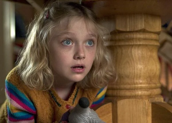 Dakota Fanning w filmie "Wojna światów" (2005)