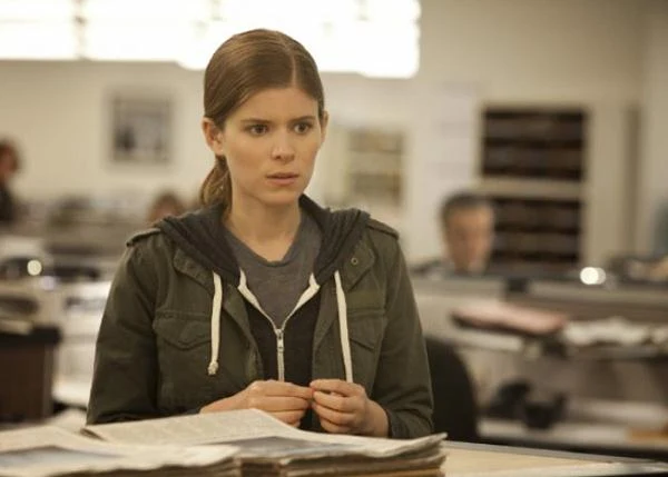 W 2012 roku wygrała casting i w serialu "House of Cards" gra dziennikarkę Zoe Barnes