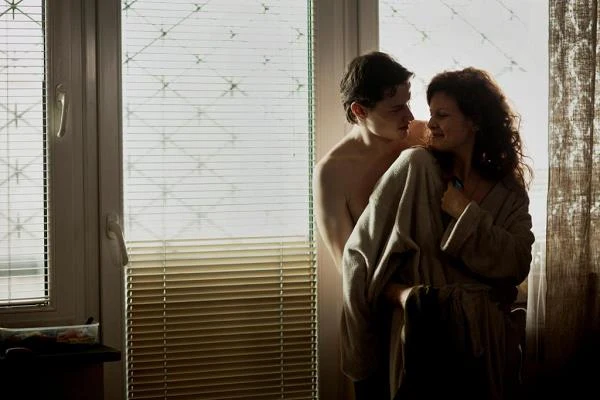 Dźmitry Vinsent Papko i Karolina Gruszka w scenie z filmu "Żywie Biełaruś!"