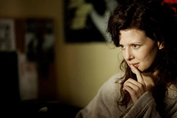 Karolina Gruszka w scenie z filmu "Żywie Biełaruś!"