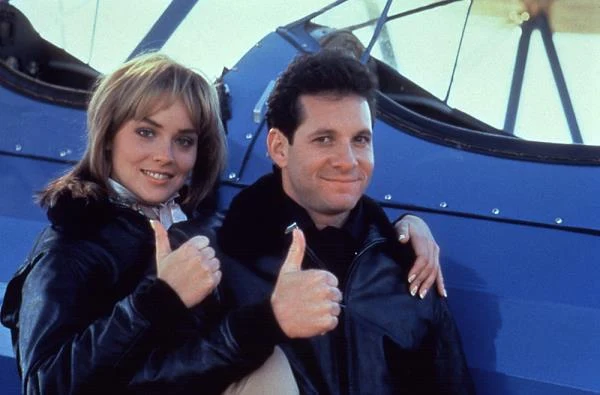 Po powrocie do Stanów Zjednoczonych życie zawodowe Stone nie wyglądało najlepiej. Zgłosiła swoją kandydaturę do zagrania głównych w: "Fatalnym zauroczeniu", "Batmanie" i "Dicku Tracym", ale za każdym razem casting wygrywał ktoś inny. Mimo trudności, starała się występować w możliwie największej liczbie filmów. Ze Stevem Guttenbergiem zagrała w czwartej odsłonie popularnej serii "Akademia policyjna".