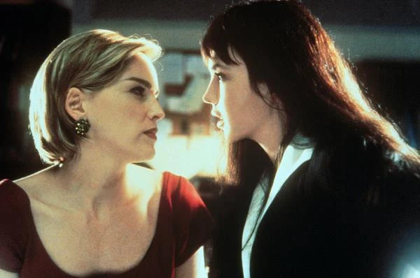 Pod koniec lat 90. kolejne jej filmy spotykały się z chłodnym przyjęciem krytyki. Role w remake'u "Widma" Henri-Georges'a Clouzota zatytułowanym "Diabolique", w którym zagrała z  Isabelle Adjani...