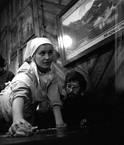 W "Spirali" Krzysztofa Zanusiego wcieliła się w rolę sprzątaczki. Dotychczas Ziętek ma na konice ponad 60 kinowych ról, występowała u takich reżyserów jak Stanisław Bareja, Marek Koterski, czy Juliusz Machulski.