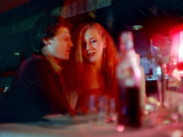 Aktorka nie bała się również odważniejszych obyczajowo ról. W filmie Jana Kidawy-Błońskiego "Trzy stopy nad ziemią"  wcieliła się w postać prostytutki.