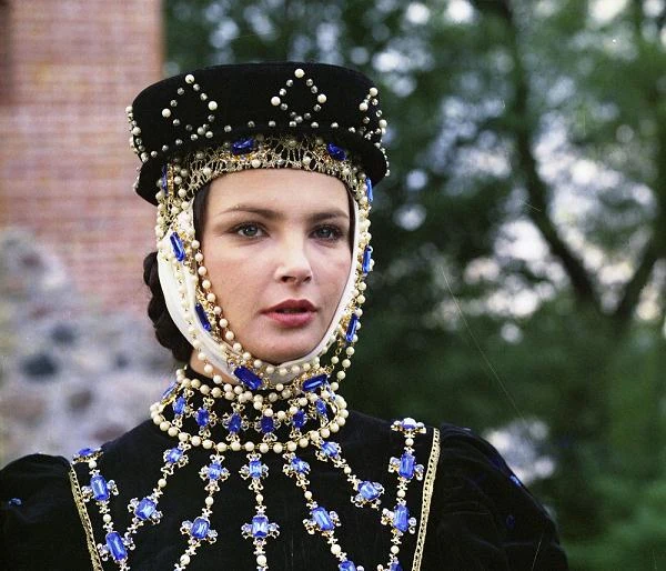 W czwartek, 14 marca, mija 30 lat od premiery "Epitafium dla Barbary Radziwiłówny" w reżyserii Janusza Majewskiego. To z tego filmu pochodzi jedna z najsłynniejszych scen erotycznych w historii polskiego kina. W czwartek, 14 marca, mija 30 lat od premiery "Epitafium dla Barbary Radziwiłówny" w reżyserii Janusza Majewskiego. To z tego filmu pochodzi jedna z najsłynniejszych scen erotycznych w historii polskiego kina.