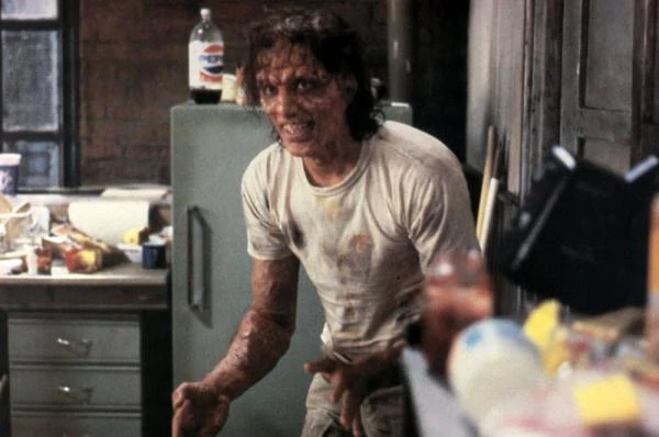 W filmie "Mucha" z 1986 roku, który był remakiem klasykiem sci-fi Kurt Neumanna z 1958 roku, główne role grali: Jeff Goldblum i Geena Davis. Obraz o ekscentrycznym naukowcu, który w wyniku nieudanego eksperymentu przemienia się w muchę, zarobił na całym świecie aż 40 milionów dolarów.