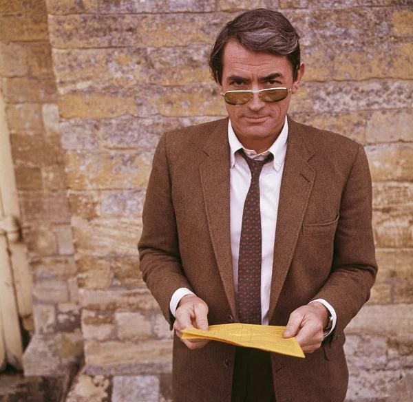 Gdyby Gregory Peck żył, 5 kwietnia 2013 roku miałby 97 lat. Jeden z najsłynniejszych amerykańskich aktorów zmarł w 2003 roku w wieku 87 lat. Zasłynął rolami w takich filmach, jak: "Zabić drozda", "Biały Kanion", "Moby Dick", "Stary Gringo". Był zdobywcą Oscara za rolę idealistycznego adwokata Atticusa Fincha w filmie "Zabić drozda" (1963).