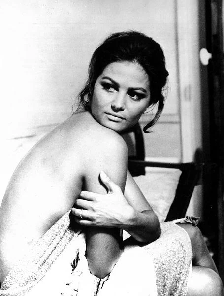 Claudia Cardinale w filmie "Błędne gwiazdy Wielkiej Niedźwiedzicy" (1962), fot. Mary Evans Picture Library Claudia Cardinale w filmie "Błędne gwiazdy Wielkiej Niedźwiedzicy" (1962), fot. Mary Evans Picture Library