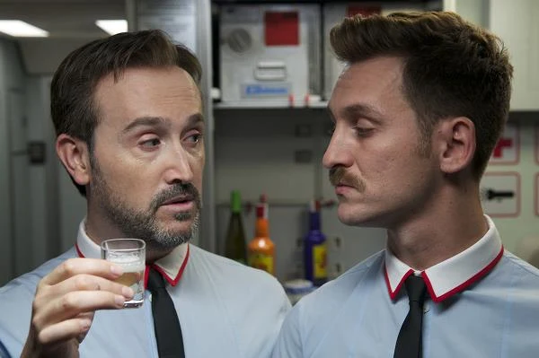 Javier Cámara i Raúl Arévalo w scenie z filmu "Przelotni kochankowie" Javier Cámara i Raúl Arévalo w scenie z filmu "Przelotni kochankowie"