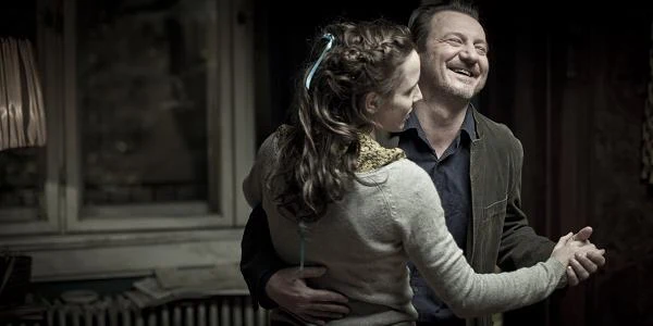 Julia Kijowska i Robert Więckiewicz na planie filmu "Pod Mocnym Aniołem"