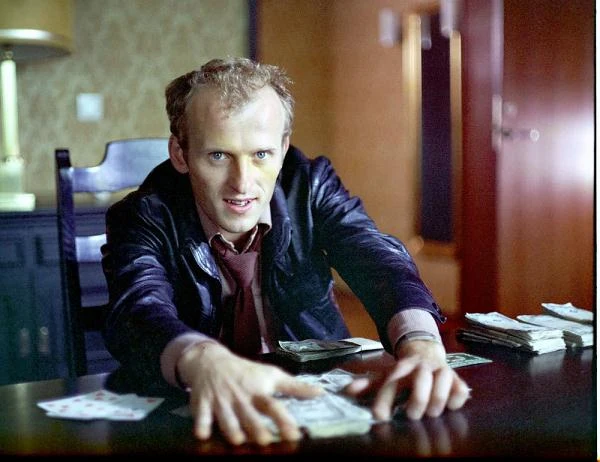 "Wielki Szu" szybko stał się kasowym przebojem roku 1983. Bilety na seanse kupiło ponad 2 miliony widzów. Taki sukces zaskoczył samych twórców. "Była zasada, że jeśli film po dwóch latach zwracał się finansowo, autor otrzymywał określone tantiemy. Już po trzech miesiącach od premiery dostałem czterokrotną kwotę tej stawki" - wspominał Chęciński w "Angorze".

- Dobre kino rozrywkowe jest zawsze potrzebne. Chęciński w "Wielkim Szu" pokazał lwi pazur i powiedział: patrzcie, jestem świetnym reżyserem, dostałem doskonały scenariusz i nie zmarnowałem okazji, wiedziałem kogo obsadzić, jak poprowadzić akcję. W efekcie powstał świetny rozrywkowy produkt, który przetrwał próbę czasu i jest do dzisiaj przy emisjach telewizyjnych bardzo lubiany. W kategorii kina sensacyjnego "Wielki Szu" należy do polskiej klasyki filmowej - podkreśla Andrzej Bukowiecki.