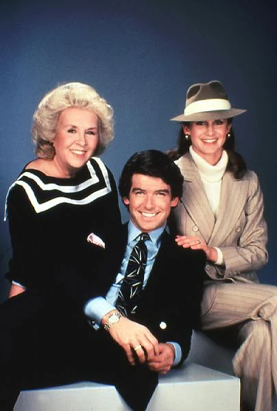 Aktorskim idolem Brosnana jest Cary Grant. - Kiedy dowiedziałem się, że dostałem rolę w serialu "Detektyw Remington Steele" (na zdjęciu), zacząłem obsesyjnie oglądać filmy z jego udziałem. Próbowałem naśladować jego sposób grania - wyznaje irlandzki aktor.