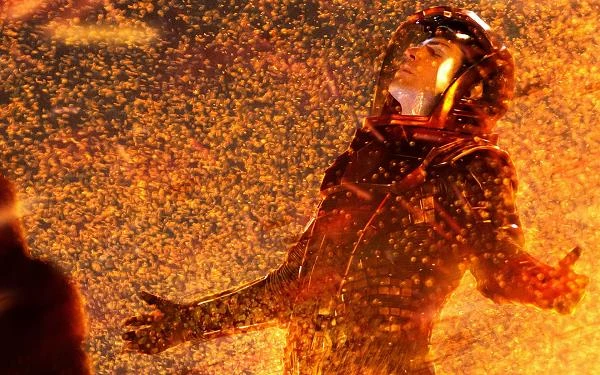 Zachary Quinto w scenie z filmu "W ciemność. Star Trek"