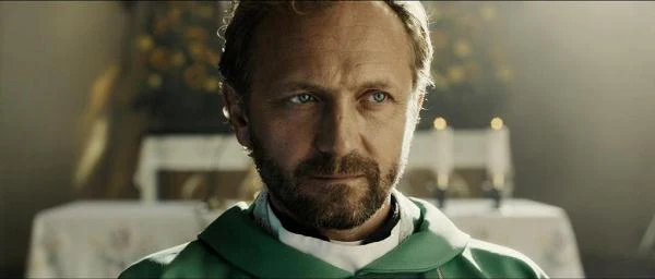 Andrzej Chyra w filmie "W imię..."