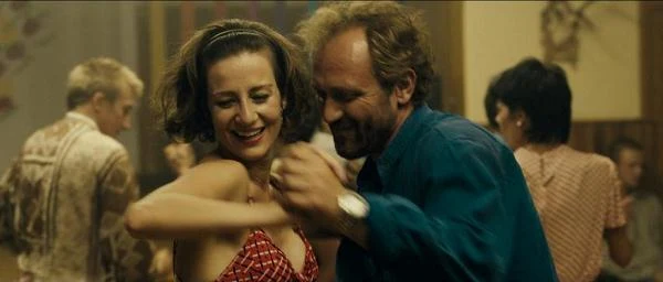 Maja Ostaszewska i Andrzej Chyra w filmie "W imię..."