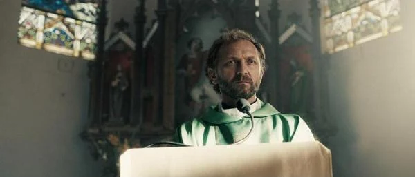 Andrzej Chyra w filmie "W imię..."