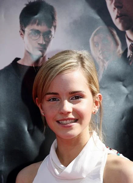 Przełomowym momentem w życiu Emmy był rok 1999, kiedy rozpoczął się casting do pierwszej części filmowej adaptacji bestsellera brytyjskiej autorki J. K. Rowling "Harry Potter i Kamień Filozoficzny". Na casting wysłała ją nauczycielka z teatru Oxfordzkiego. Po ośmiu przesłuchaniach producent, David Heyman, oświadczył Emmie oraz Robetowi Radcliffowi i Rupertowi Grincie, że zostali wybrani do głównych ról w filmie.