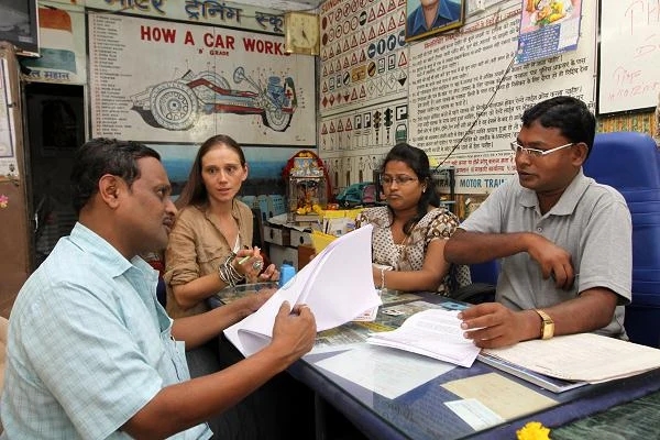 Kadr z filmu "Kto cię uczył jeździć"?