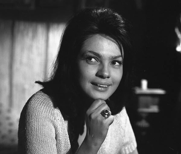 Jej talent i urodę dostrzegli zagraniczni mistrzowie kina. Podobno Carlo Ponti, zobaczywszy atrakcyjną Polkę na ekranie, powiedział: "Przyślijcie ją do Włoch, a zrobię z niej drugą Sophię Loren" (na zdjęciu: w filmie "Liczę na wasze grzechy" z 1963 roku).