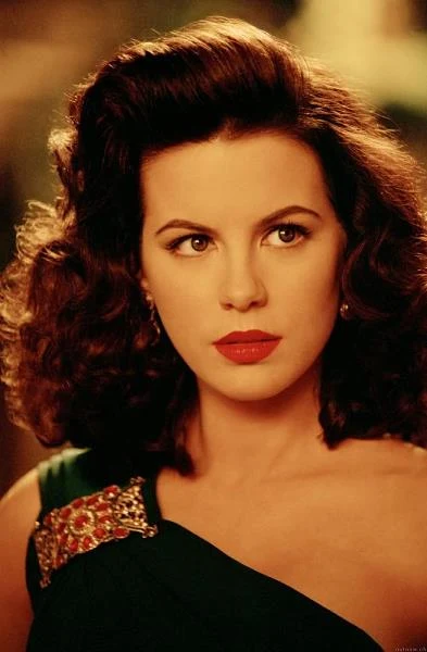 Następnie zagrała u samego Martina Scorsese w głośnym "Aviatorze" (2004). Wcieliła się w słynną Avę Gardner, a na potrzeby tej roli przytyła jedenaście kilogramów.