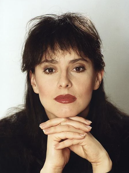 Na ekranie debiutowała w 1989 roku w polsko-czechosłowackim filmie "Nocny gość" w reżyserii Stanisława Różewicza. Grała w wielu spektaklach Teatru TV, m.in. jako Natalia w "Miesiącu na wsi" (1993), w roli tytułowej w "Balladynie" (1994) oraz jako hrabina Diana de Belflor w "Psie ogrodnika" (1998).