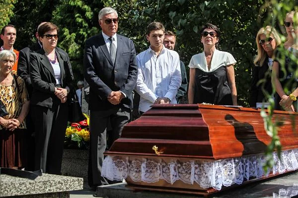 Na uroczystościach pogrzebowych obecna była rodzina aktorki oraz prezydent Warszawy Hanna Gronkiewicz-Waltz. Na uroczystościach pogrzebowych obecna była rodzina aktorki oraz prezydent Warszawy Hanna Gronkiewicz-Waltz.