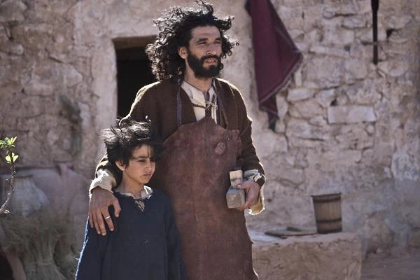Mohamed Idoudi i Mustapha Benstiti w scenie z filmu "Maryja, matka Jezusa"