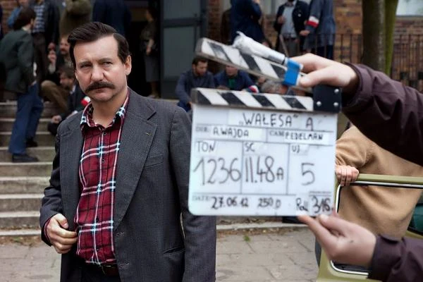 Robert Więckiewicz w filmie "Wałęsa. Człowiek z nadziei" - fot. Marcin Makowski