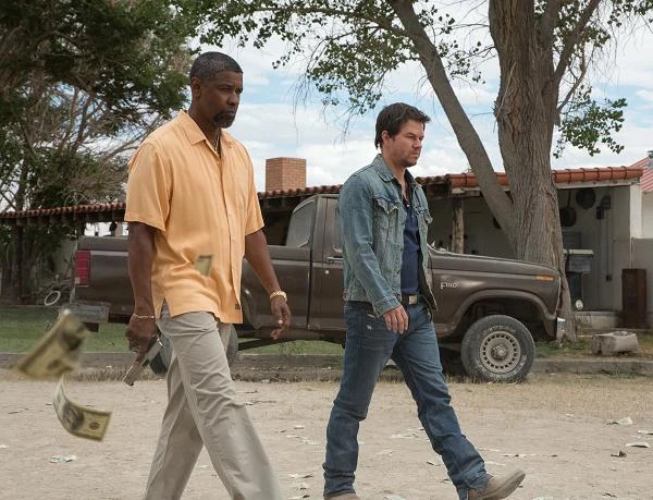 Denzel Washington i Mark Wahlberg w filmie "Agenci".