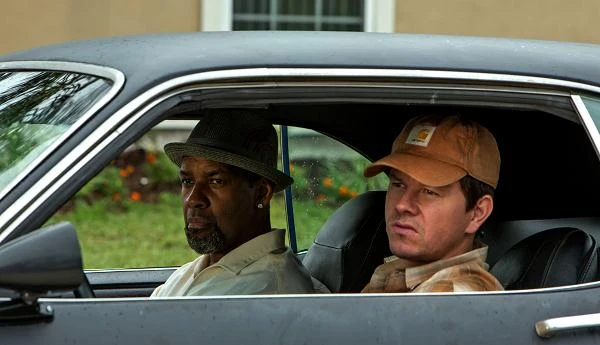 Denzel Washington i Mark Wahlberg w filmie "Agenci".