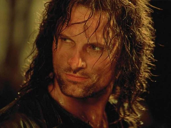 Świat usłyszał o nim około 2000 roku, gdy Peter Jackson powierzył mu rolę Aragorna w trylogii "Władca Pierścieni", ale obchodzący dziś 55. urodziny Viggo Mortensen rozpoczął karierę piętnaście lat wcześniej, z całych sił starając się przez ten czas trafić do aktorskiej pierwszej ligi Hollywood.