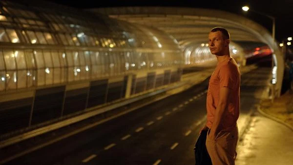 Mateusz Banasiuk w filmie "Płynące wieżowce".