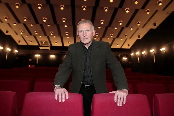 Aktorem został przez przypadek, bo... słabo zdał maturę. Od wielu lat jego największą pasją są wyścigi konne. Do historii kina i telewizji przeszły jednak jego kreacje w "Misiu" Stanisława Barei (woźnica węglarki) oraz "Kabarecie Olgi Lipińskiej" (pan Siudym). Z okazji 65. urodzin aktora przypominamy najważniejsze wcielenia Marka Siudyma - fot. Adam Jankowski