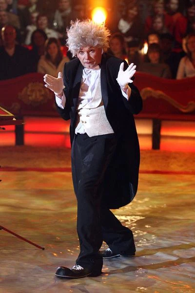 W 2007 wziął udział w I edycji programu "Jak Oni śpiewają?", gdzie zajął 9. miejsce, a w 2008 roku był uczestnikiem I edycji "Gwiezdnego Cyrku", zajął wtedy 3. miejsce.