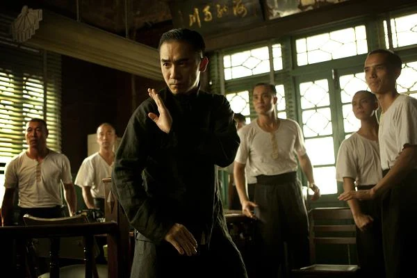 Tony Leung w scenie z filmu "Wielki mistrz"