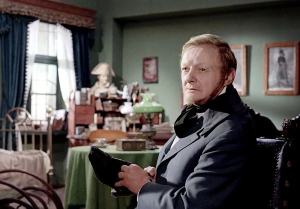 Mimo chłodnego przyjęcia w Polsce ekranizacja powieści Prusa odniosła zagraniczny sukces. Wojciech Jerzy Has otrzymał za "Lalkę" na Międzynarodowym Festiwalu Filmowym w Panamie Wielką Nagrodę za reżyserię, nagrodą za zdjęcia został uhonorowany Stefan Matyjaszkiewicz, a nagrody aktorskie otrzymali Mariusz Dmochowski i Tadeusz Fijewski (na zdjęciu).
