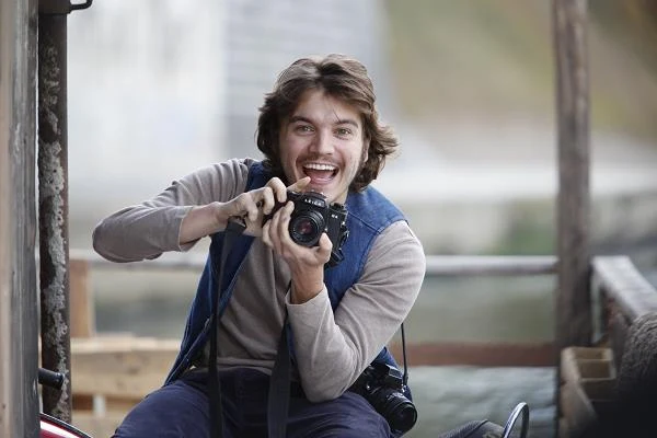 Emile Hirsch w scenie z filmu "Powtórnie narodzony"