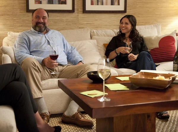 James Gandolfini oraz Julia Louis-Dreyfus w filmie "Ani słowa więcej"
