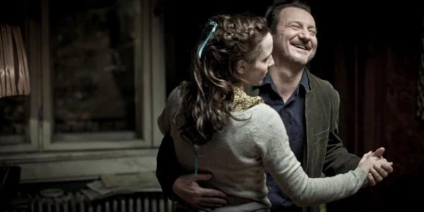 Julia Kijowska i Robert Więckiewicz w scenie z filmu "Pod Mocnym Aniołem"