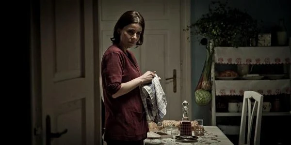 Agata Kulesza w scenie z filmu "Pod Mocnym Aniołem"